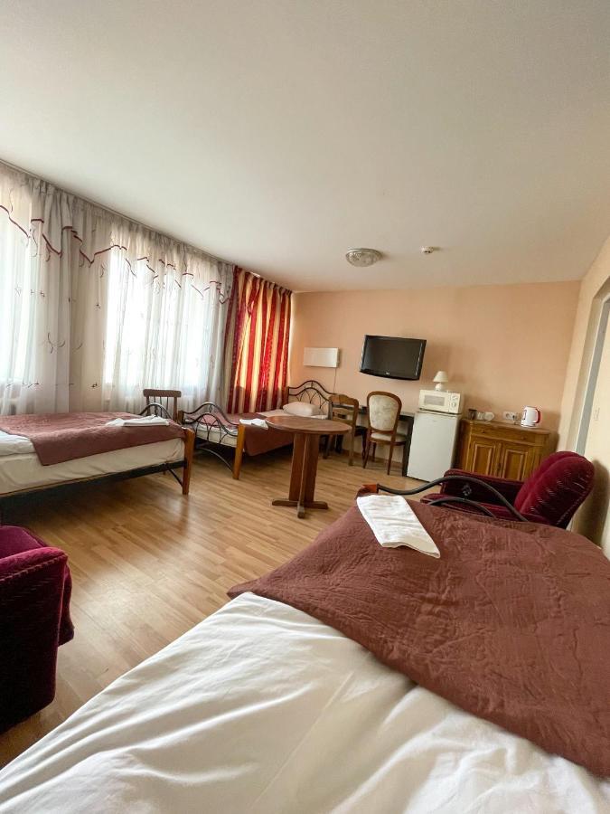 Taurage Hotel Extérieur photo